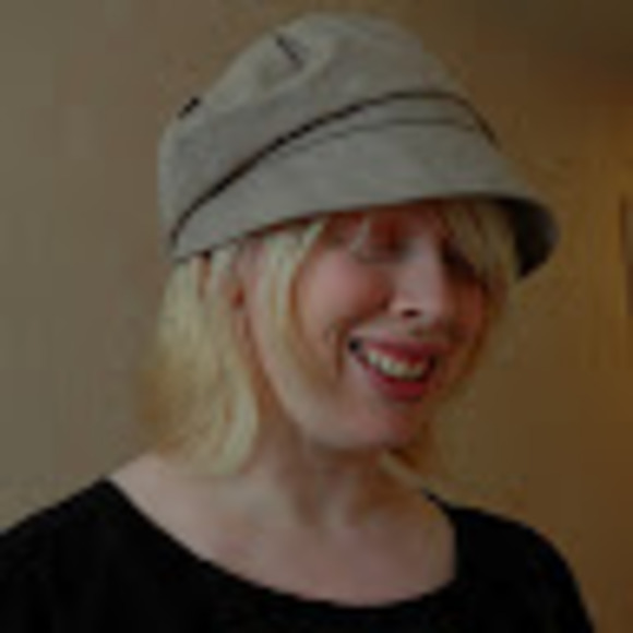 Meet your Posher, Jen - Picture 1 of 1